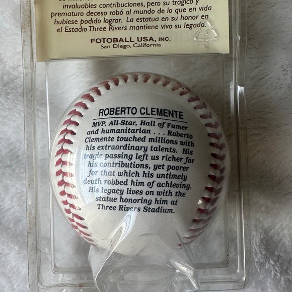- Roberto Clemete Commemrative Baseball Souvenir 1994 - Picture 4 of 7